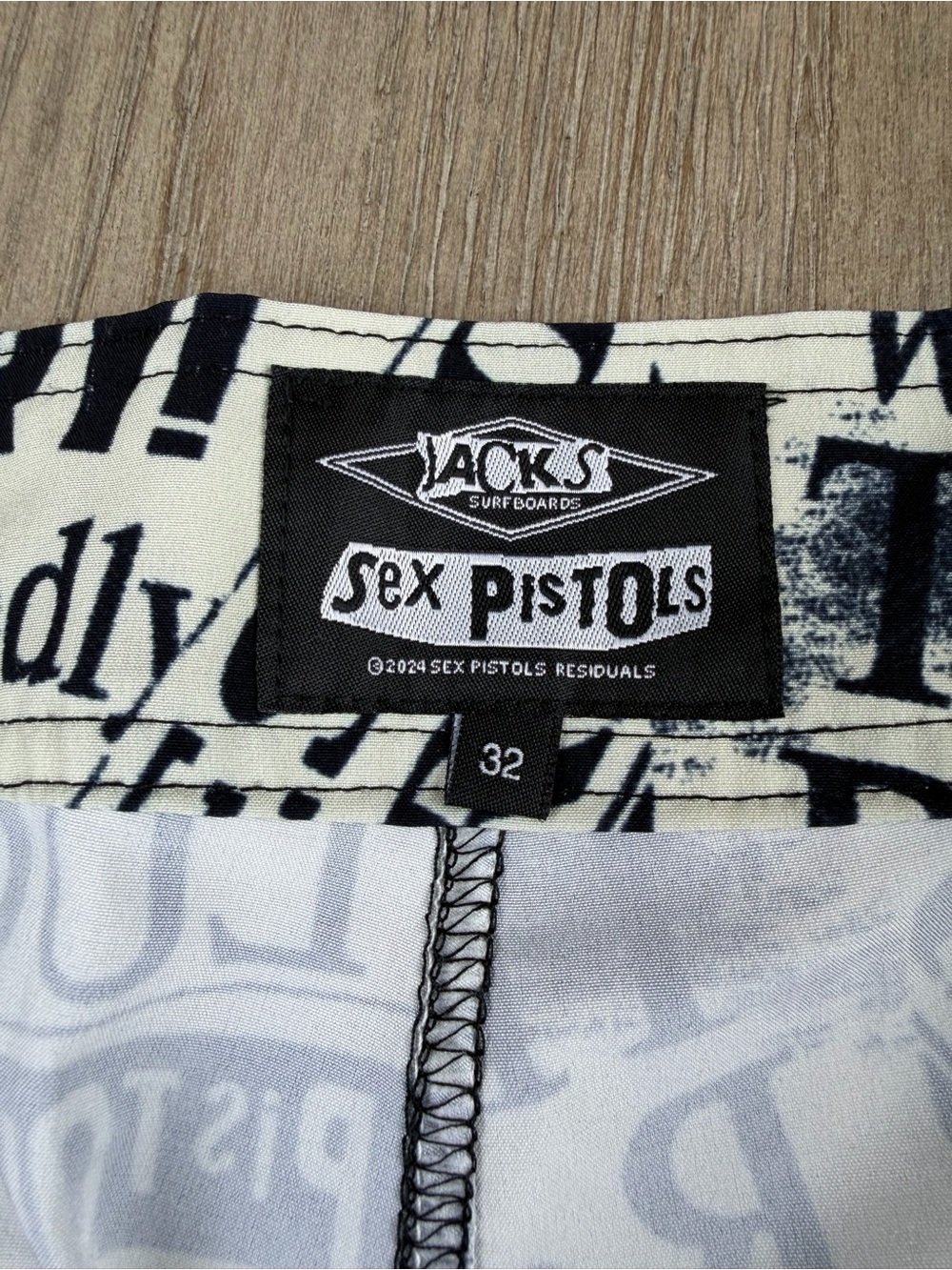 Sex Pistols x Jack’s Surfboards board shorts. Size 32. - Picture 4 of 7
